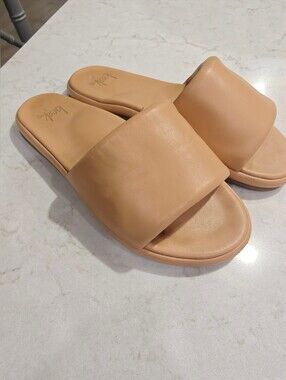 BEEK Sandals Size 8